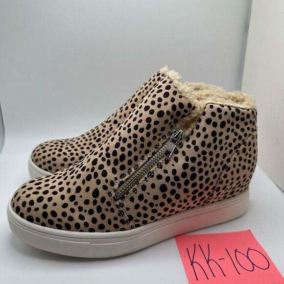 CUSHIONAIRE Women's Cozy Hidden Wedge Sneaker 7 CHEETAH - Picture 3 of 7